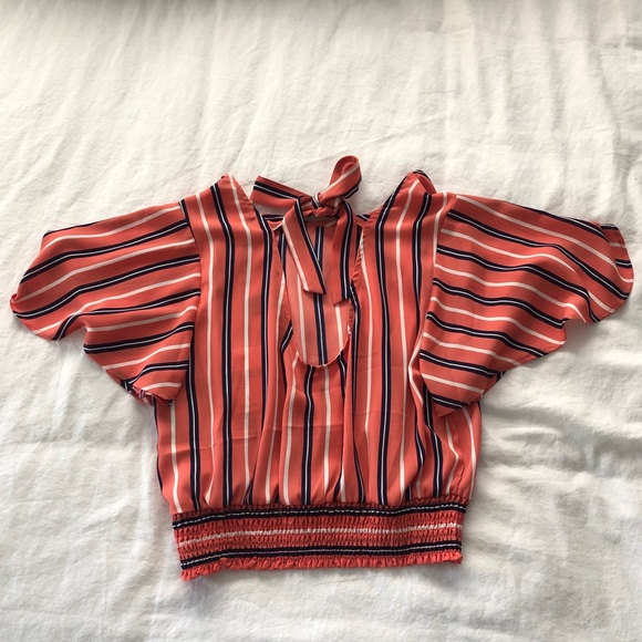 NWT Forever 21 Tie-Back Top Size Large - Picture 2 of 3